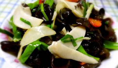 Ideal eats for weight-decreasers: Fried Black fungus with Eryngii mushroom